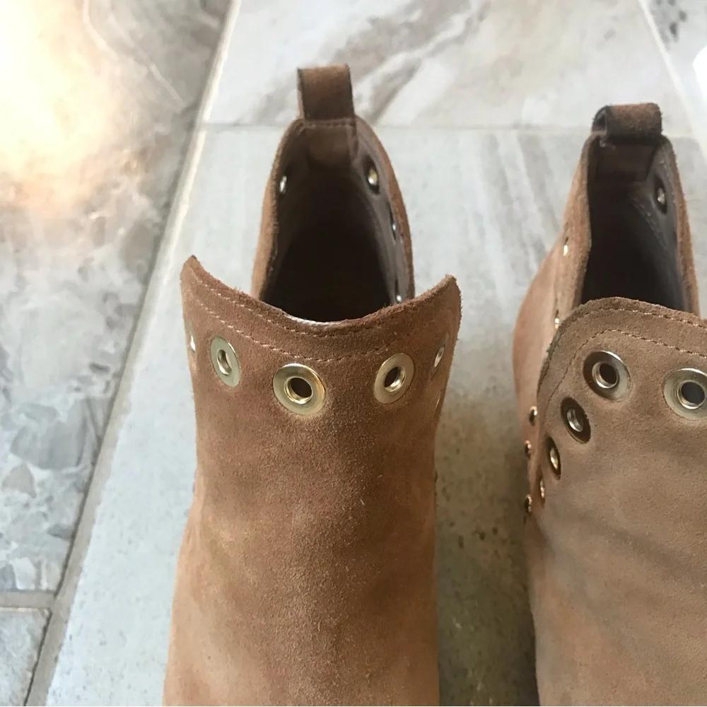 Sam Edelman Rubin Tan Brown Suede Grommet Booties, Size 9.5 Women.